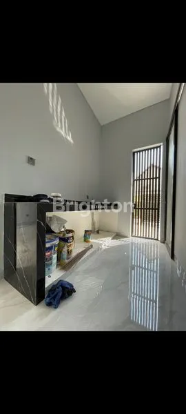 image SUTOREJO NEW GRESS MODERN TROPICAL 2 LANTAI SIAP HUNI LUX (4)