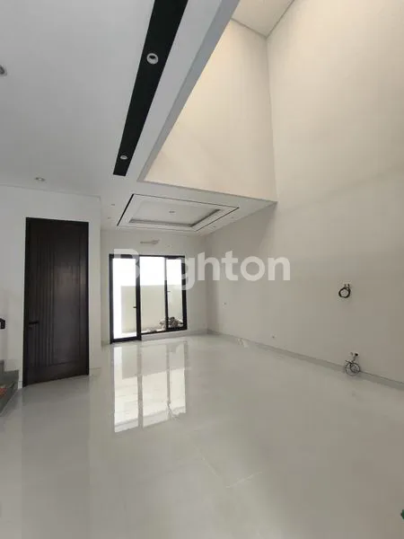 image RUMAH MEWAH BARU 2 LANTAI DI DARMO PERMAI DEKAT CIPUTRA WORLD (2)
