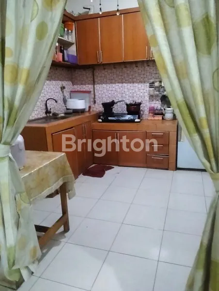 image RUMAH BAGUS SIAP HUNI 2,5 LANTAI VILLA MUTIARA SERPONG (2)