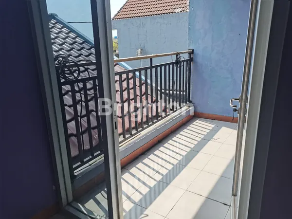 image RUMAH 2 LANTAI DI PERUMNAS DEPOK 2 TENGAH (3)