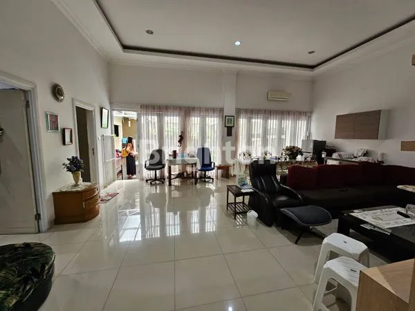 image RUMAH MEWAH DENGAN KOLAM RENANG DI MUARA BANDUNG (2)