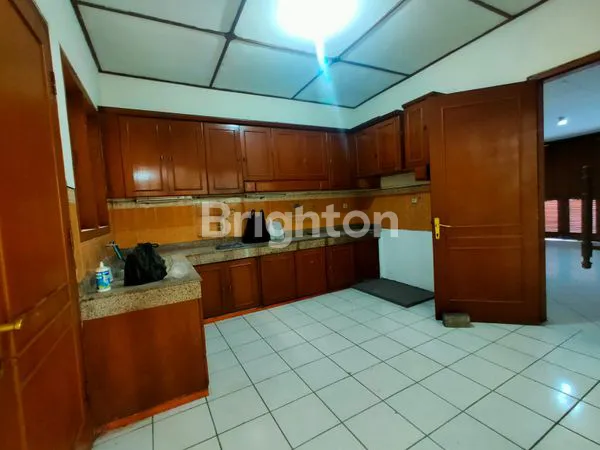 image RUMAH BINTANG DIPONGGO LOKASI STRATEGIS DEKAT CIPUTRA WORLD MALL  (4)