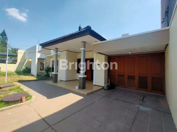 image RUMAH BINTANG DIPONGGO LOKASI STRATEGIS DEKAT CIPUTRA WORLD MALL  (3)