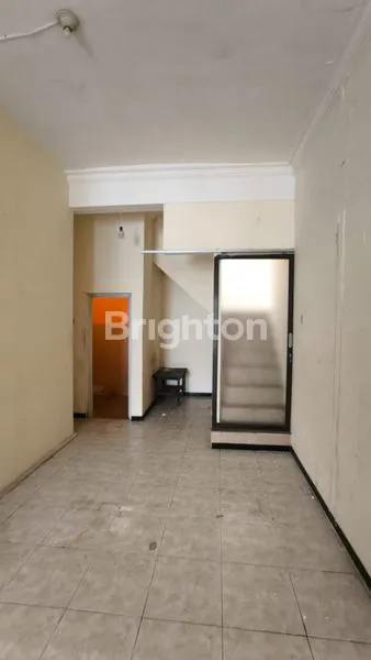 image RUKO 3 LANTAI DI JALAN UTAMA JUNREJO, LOKASI STRATEGIS COCOK UNTUK USAHA DAN INVESTASI (4)