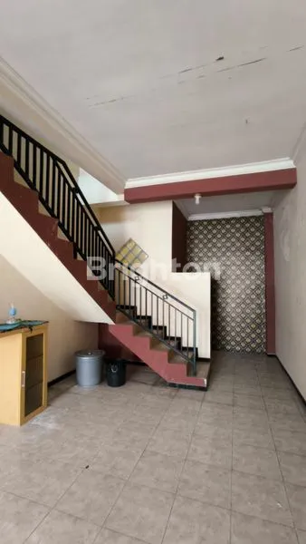 image RUKO 3 LANTAI DI JALAN UTAMA JUNREJO, LOKASI STRATEGIS COCOK UNTUK USAHA DAN INVESTASI (5)