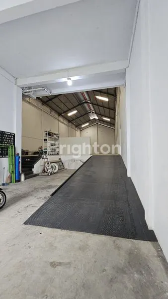 image DI JUAL GUDANG LOGISTIC MMTC WAREHOUSE 2 - LUAS 504M² - LOKASI STRATEGIS - KONDISI BAGUS - SUDAH COR LANTAI - CONTAINER DECK - JLN PANCING - ROW JALAN LEBAR BISA AKSES CONTAINER 40FT (3)
