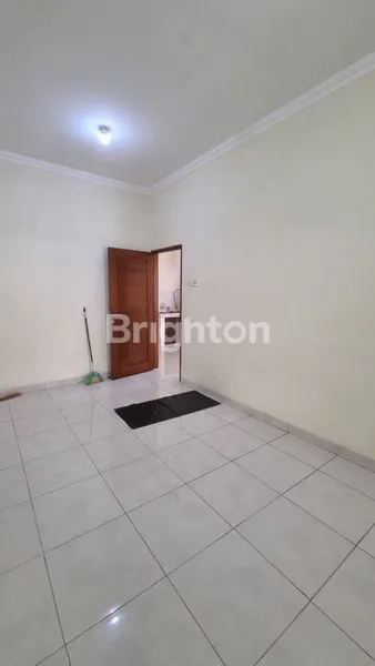 image RUMAH TERAWAT SIAP HUNI LANGSUNG DI DURI KEPA JAKARTA BARAT (4)