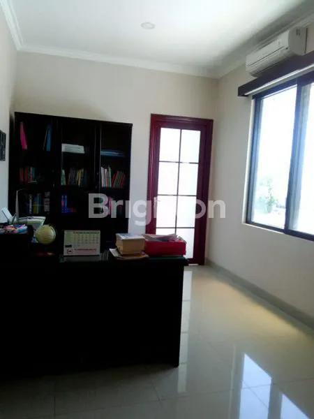 image RUMAH BESAR DI PERUMAHAN PURI GADING (6)