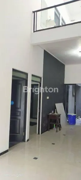image RUMAH 2 LANTAI MEWAH SIAP HUNI DI MANYAR REJO SURABAYA (2)