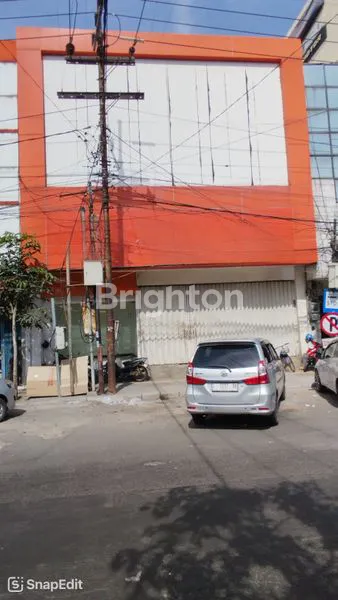 RUKO 3 LANTAI RAYA KEDUNG DORO BAGUS TERAWAT EX BANK DEKAT DIPONEGORO, KEDUNG SARI