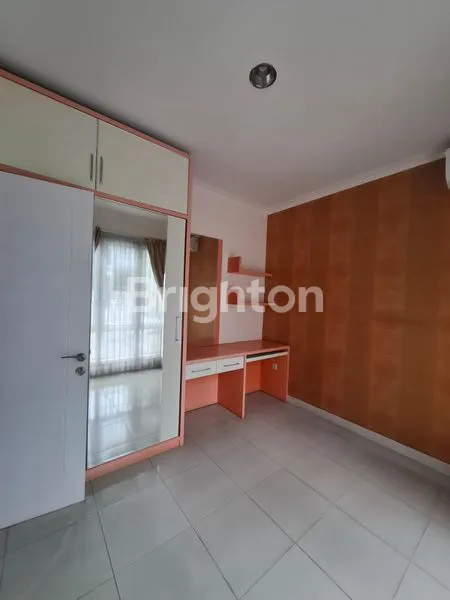 image RUMAH MEWAH DAN NYAMAN DIKOTA WISATA (7)