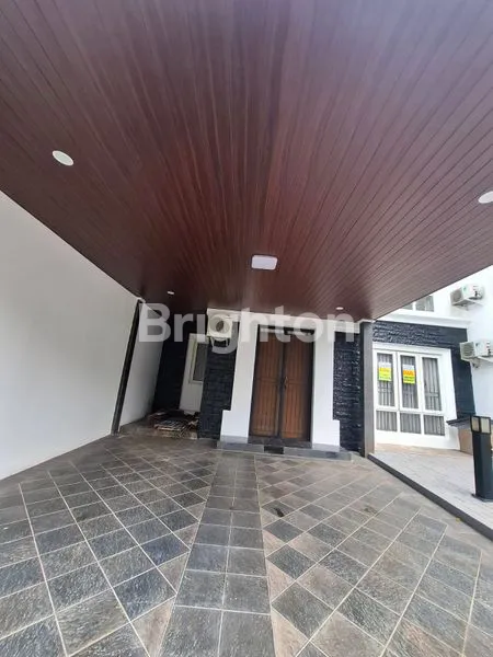 image RUMAH MEWAH DAN NYAMAN DIKOTA WISATA (1)