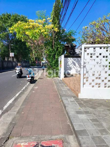 image BANGUNAN RESTAURANT DAN TOKO (8)