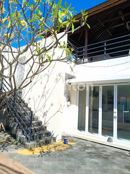 image BANGUNAN RESTAURANT DAN TOKO (3)