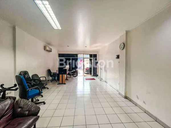 image SEWA RUKO 3 LANTAI PINGGIR JALAN RAYA GAJAH MADA (7)