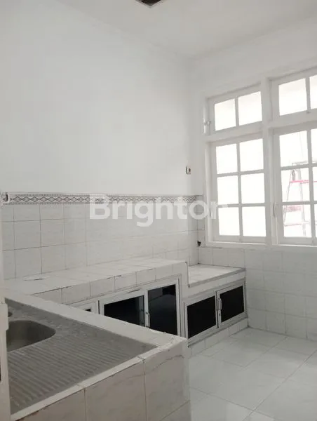 image RUMAH SIAP HUNI DHARMAHUSADA INDAH UTARA BLOK U SELANGKAH KE GALAXY MALL KERTAJAYA MANYAR PAKUWON CITY PCM UNAIR KAMPUS C ITS (6)