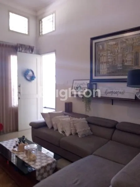 image RUMAH TERAWAT SIAP HUNI ELEGAN CENTRAL PARK DEKAT RAYA MERR UPN UINSA POLTEK PELAYARAN TOLL JUANDA DAN PETRA ACITYA DAN UINSA TOLL JUANDA (1)