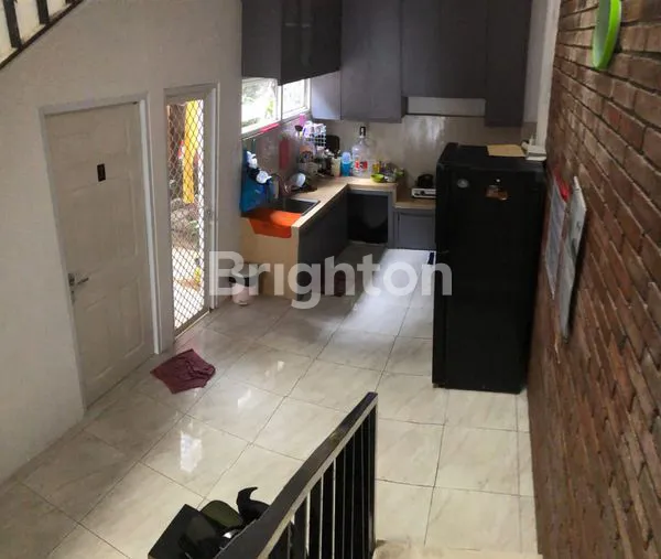 image KOS PREMIUM 10 KT FULL FURNISHED STRATEGIS DEKAT UNIMUS & RS PRIMAYA (3)