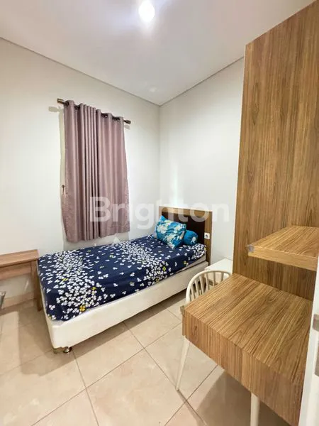 image RUMAH 2 LANTAI BONUS FURNISH SUDAH RENOVASI CLUSTER HYLAND DENGAN 3 CLUB HOUSE DALAM KAWASAN FREE PAKAI, GREENWICH PARK, BSD (7)