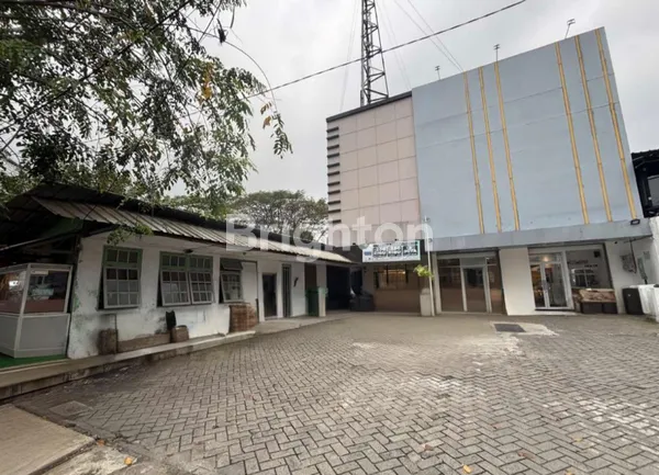 LAHAN USAHA DI SISI JALAN RAYA DEKAT CBD CILEDUG FAMILY MALL KOTA TANGERANG