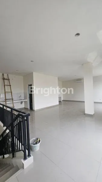 image RUKO SORRENTO GRANDE WEST, GANDENG SUDAH DIJEBOLKAN, SANGAT STRATEGIS, 3 LANTAI (4)