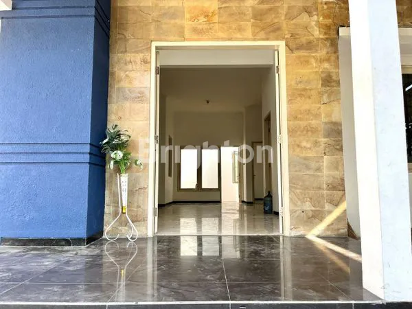 image RUMAH 2ND PANTAI MENTARI SURABAYA LUAS 9X17 HADAP SELATAN SHM BISA KPR (2)