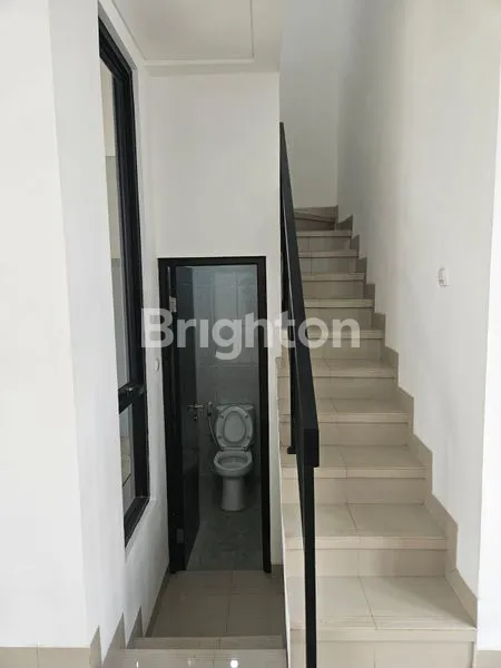 image RUMAH MINIMALIS 2 LANTAI DI CLUSTER COLONY METLAND CILEUNGSI BOGOR (8)