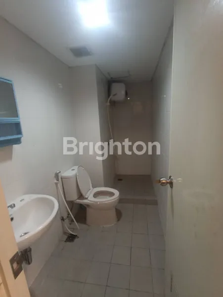 image GUNAWANGSA TIDAR TOWER B LT 16  SURABAYA, CITY AND POOL VIEW (6)