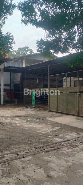 DISEWAKAN GUDANG  SELUAS 700M2  LOKASI PINGGIR JALAN DI JALAN MASJID , CIRACAS JAKARTA TIMUR