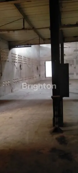 image DISEWAKAN GUDANG  SELUAS 700M2  LOKASI PINGGIR JALAN DI JALAN MASJID , CIRACAS JAKARTA TIMUR (3)