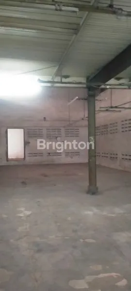 image DISEWAKAN GUDANG  SELUAS 700M2  LOKASI PINGGIR JALAN DI JALAN MASJID , CIRACAS JAKARTA TIMUR (8)