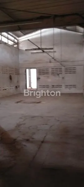 image DISEWAKAN GUDANG  SELUAS 700M2  LOKASI PINGGIR JALAN DI JALAN MASJID , CIRACAS JAKARTA TIMUR (4)