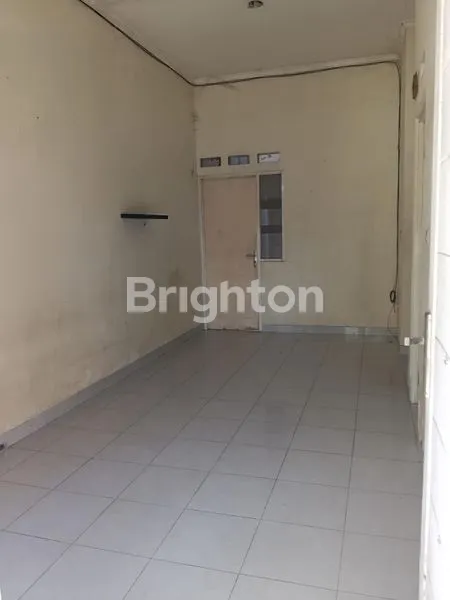 image RUMAH DI DALAM KOMPLEK PERUMAHAN DIKAWASAN STRATEGIS DAN LINGKUNGAN ASRI DI PERUMAHAN PINANG GRIYA  TANGERANG (3)