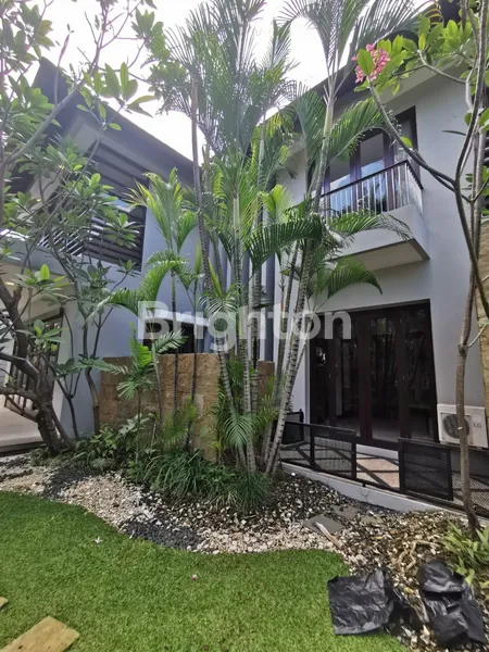 image LANGKA.... RUMAH MEWAH SIAP HUNI SANGAT TERAWAT SELANGKAH KE ROCA SPORT CENTRE DAN APARTMENT ROSEBAY GRAHA FAMILI (1)