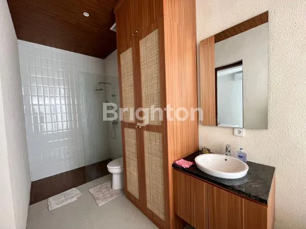 image VILLA CANTIK MODERN DI DEKAT NUSA DUA BALI KAWASAN HOTEL BINTANG LIMA  (6)