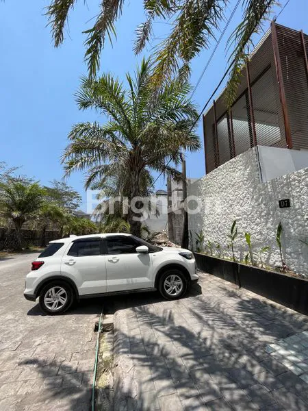 image VILLA CANTIK MODERN DI DEKAT NUSA DUA BALI KAWASAN HOTEL BINTANG LIMA  (5)