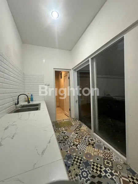 image DI JUAL SEGERA RUMAH MEWAH 3LANTAI DI JALAN BUKIT INTAN GOLF ,SENTUL SELATAN (7)