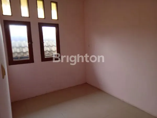 image RUMAH 2 LANTAI STRATEGIS DIPERUMAHAN PEKAYON INDAH BEKASI (7)