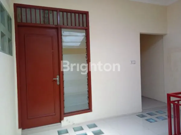 image RUMAH 2 LANTAI STRATEGIS DIPERUMAHAN PEKAYON INDAH BEKASI (3)