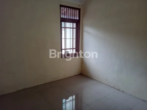 image RUMAH 2 LANTAI STRATEGIS DIPERUMAHAN PEKAYON INDAH BEKASI (4)