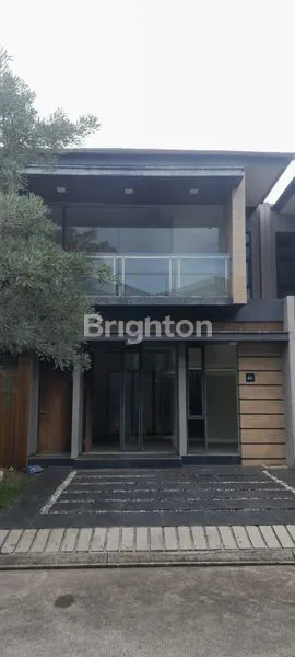 DIJUAL RUMAH 2 LANTAI  DI GOLDEN STONE SERPONG