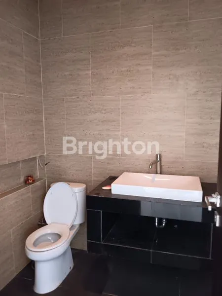 image DIJUAL RUMAH 2 LANTAI  DI GOLDEN STONE SERPONG (8)