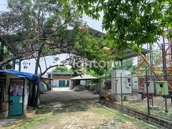image DISEWAKAN TANAH DAN BANGUNAN UNTUK LAPANGAN PADEL (5)