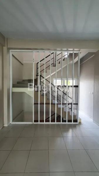 image RUKO 3 LANTAI STRATEGIS DI BYPASS SANUR, DENPASAR  (7)