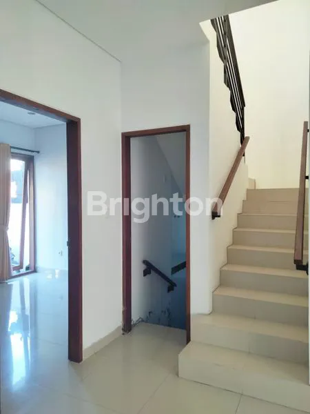 image RUMAH POSISI STRATEGIS DI TENGAH KOTA  DENGAN SARANA PENDIDIKAN , PERKANTORAN DAN PUSAT PERBELANJAAN LENGKAP! (4)