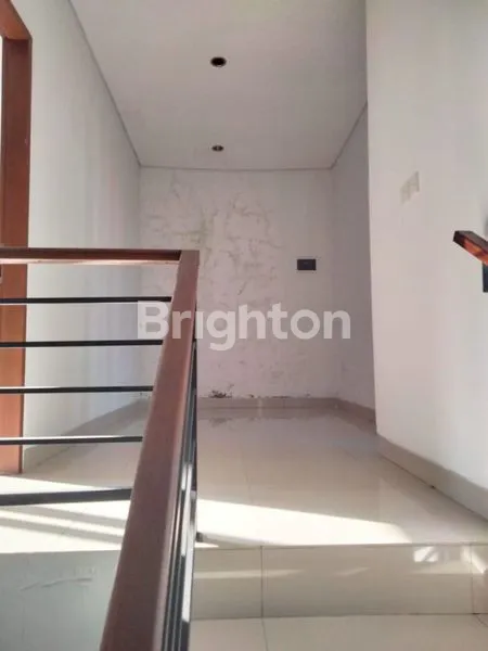 image RUMAH POSISI STRATEGIS DI TENGAH KOTA  DENGAN SARANA PENDIDIKAN , PERKANTORAN DAN PUSAT PERBELANJAAN LENGKAP! (5)