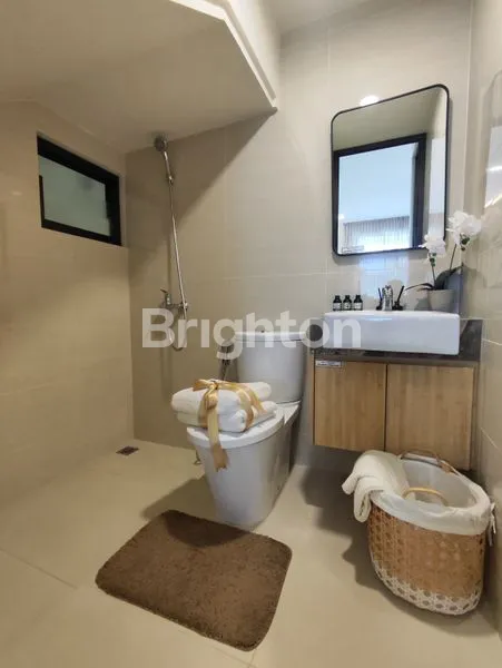 image DIJUAL RUMAH MEWAH 2 LANTAI HOOK DI CLUSTER EKSKLUSIF DEPOK, FULL FURNISHED! (5)