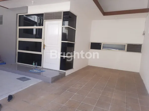 image SIAP HUNI RUMAH LEBAR 8 SUDAH RENOV AREA LEBAK KENJERAN HARGA 1M-AN (2)