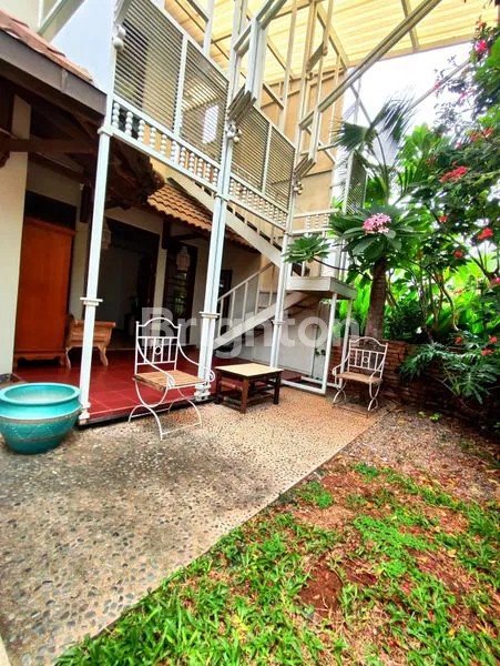 image HUNIAN MEWAH FULL FURNISHED DI CLUSTER PEJATEN BARAT JAKARTA SELATAN (2)