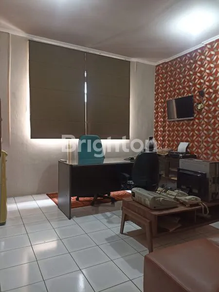 image RUKO 3 LANTAI SUDAH RENOVASI SIAP PAKAI UNTUK USAHA ATAU KANTOR (6)